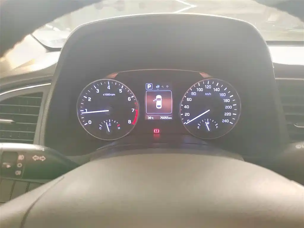 Hyundai Elantra 2016 Model 1.6L Automatic Smart Elite фото 7