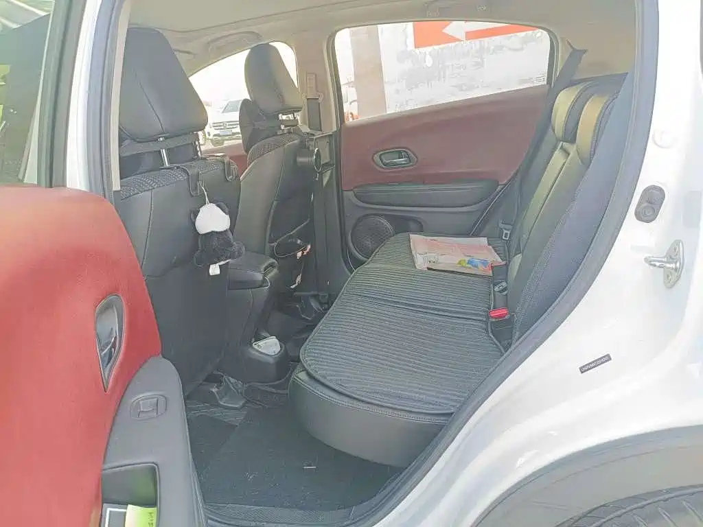 Фото 7 - Honda Vezel