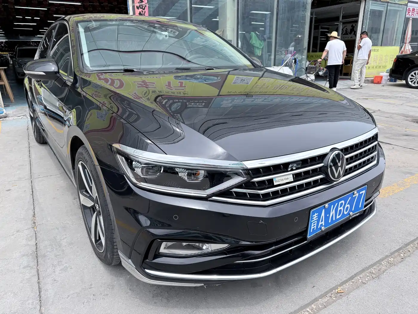 Volkswagen Magotan 2023 2 Million Units Anniversary Edition 330TSI DSG Leading Type фото 3