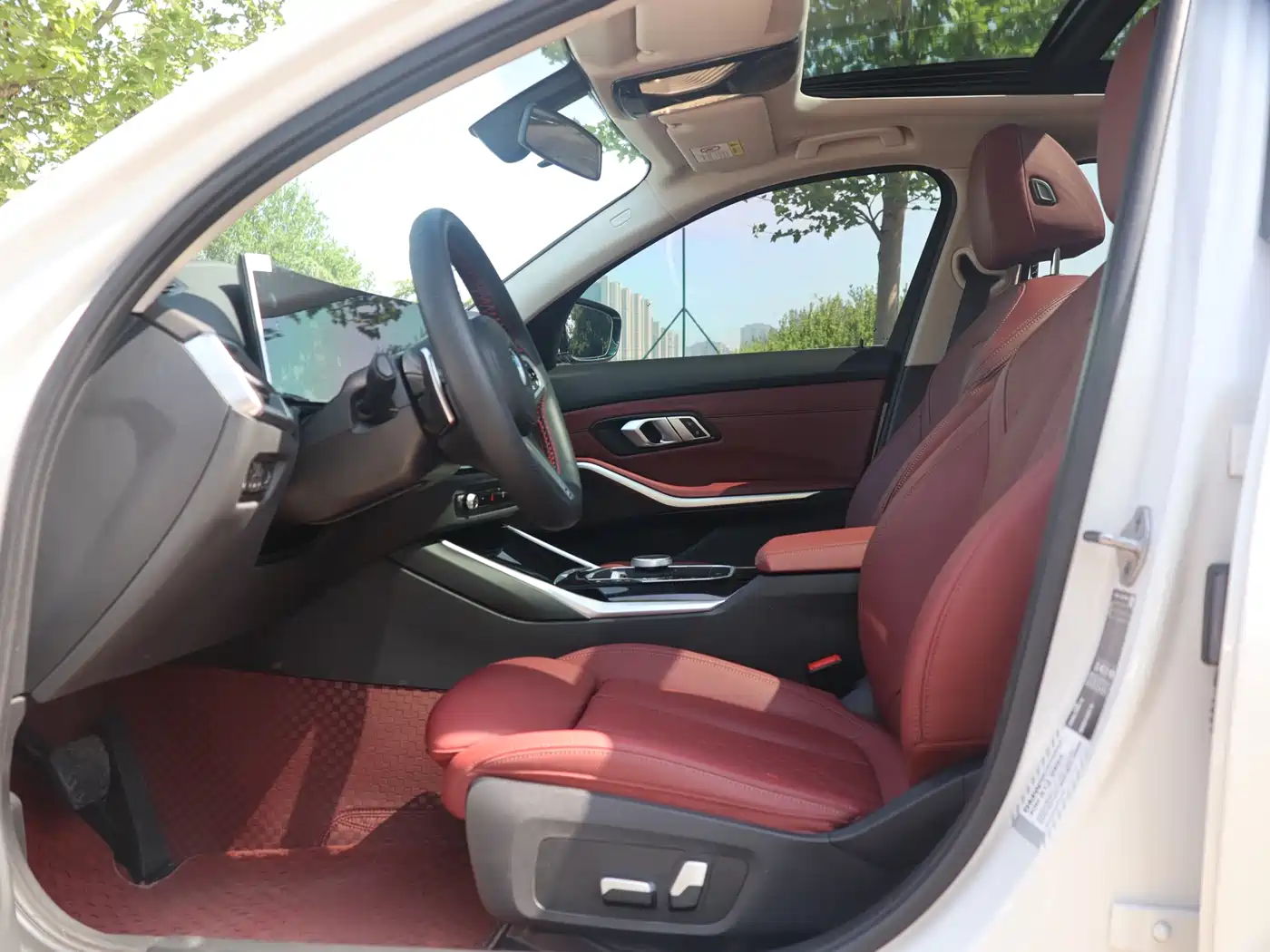 BMW 3 Series 2023 320Li M Sport Package фото 13