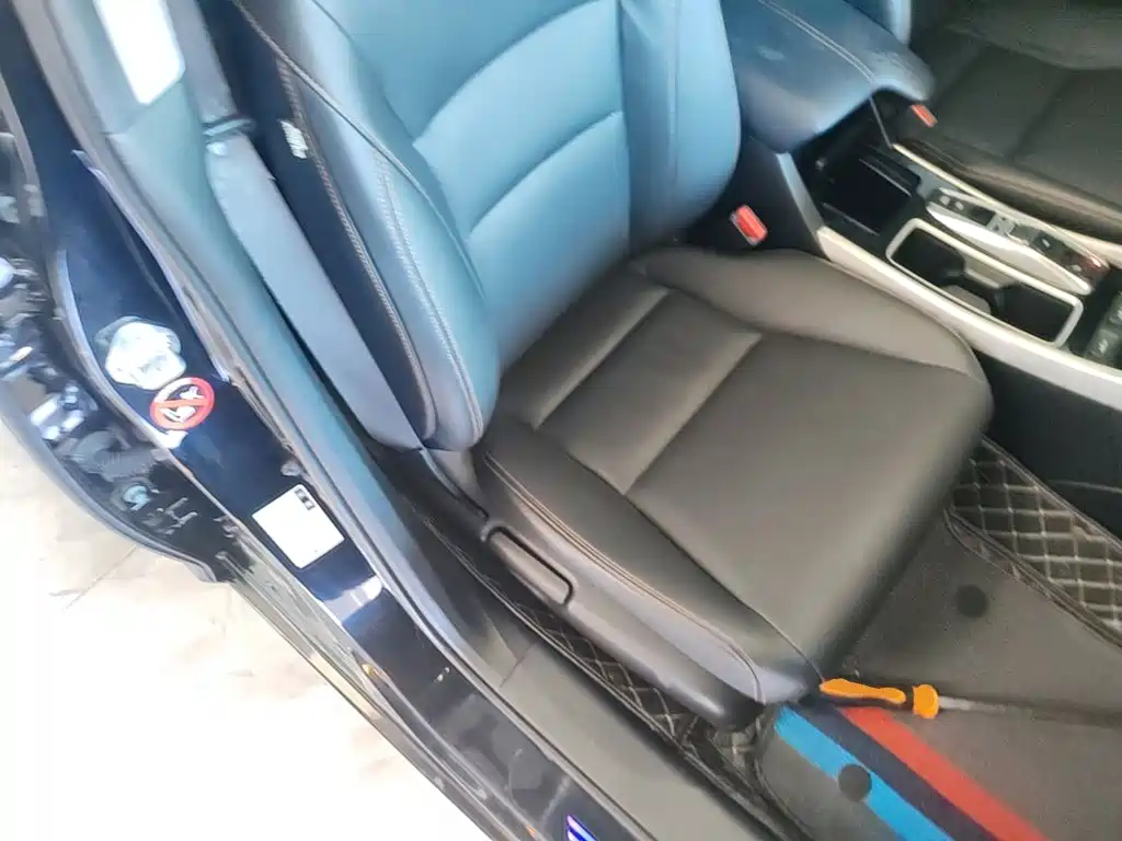 Фото 25 - Honda Accord