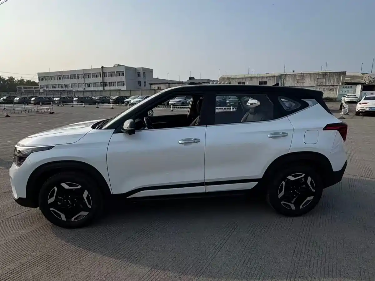 Kia Seltos 2026 Model 1.5L IVT Luxury Comfort Edition фото 2
