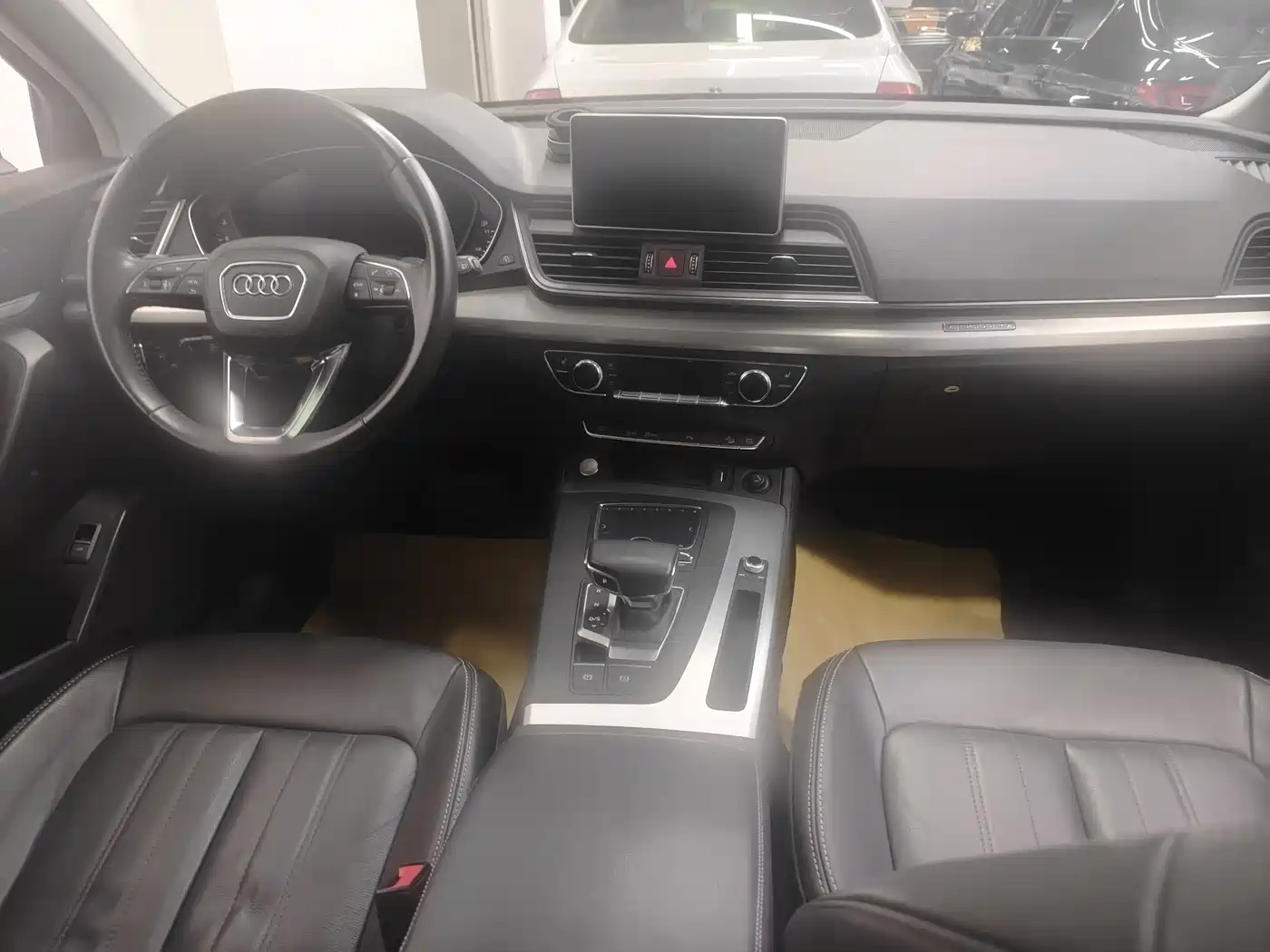 Audi Q5L 2020 Facelift 40 TFSI Honor Fashion фото 8