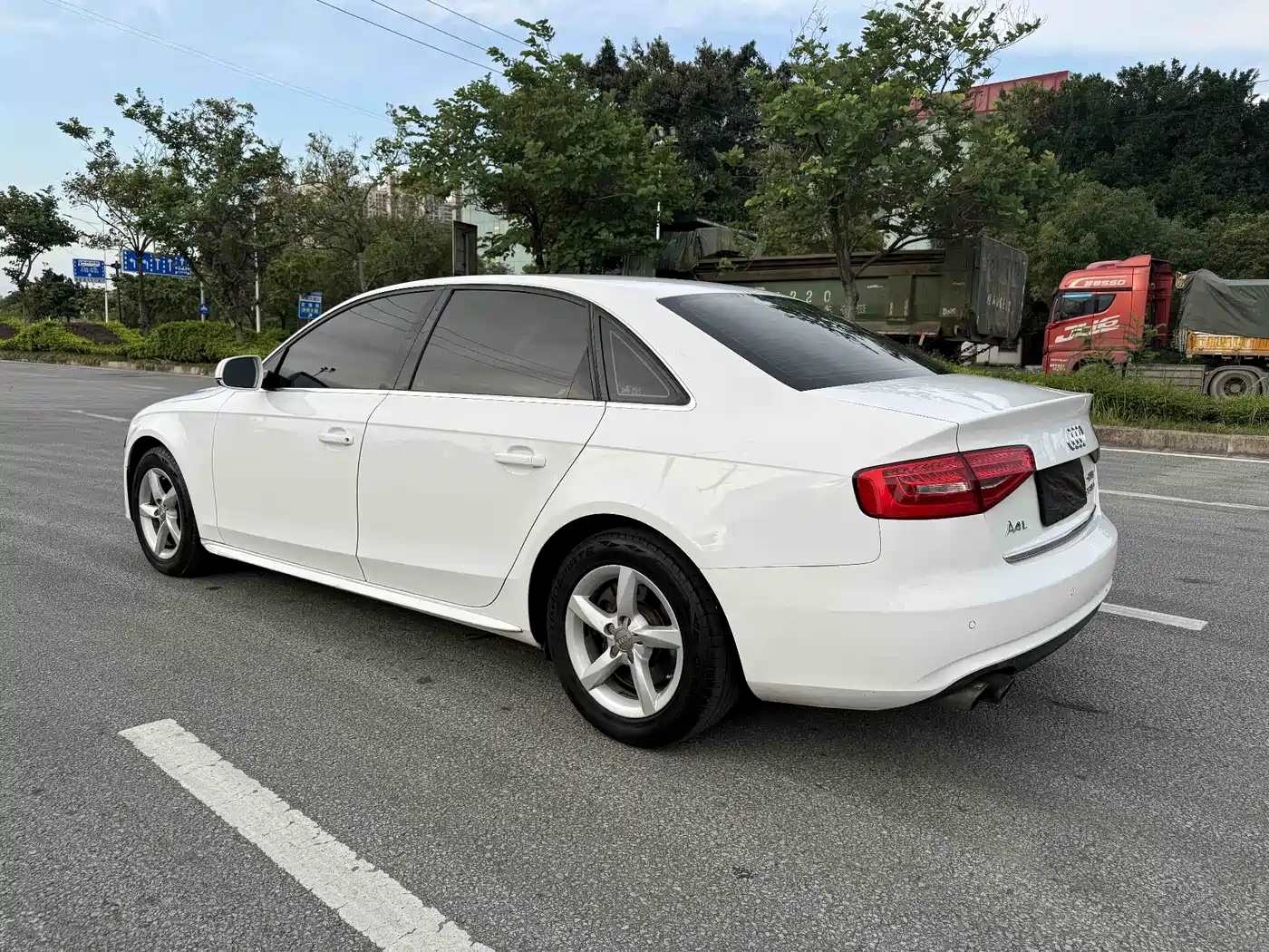 Audi A4L 2013 35 TFSI Automatic Standard фото 9