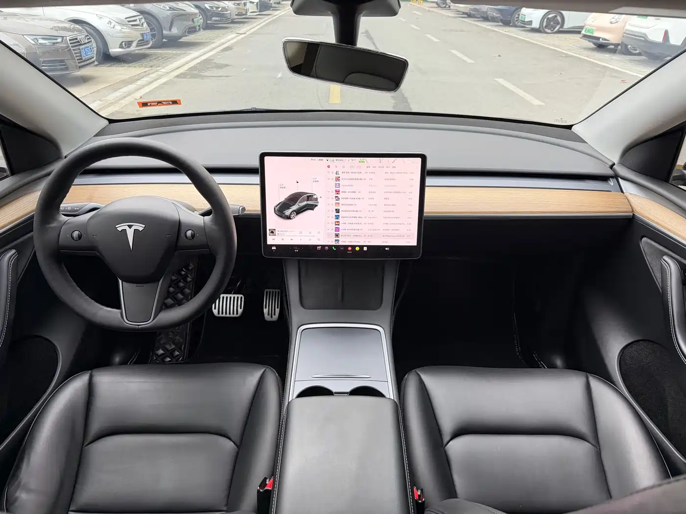 TESLA MODEL Y