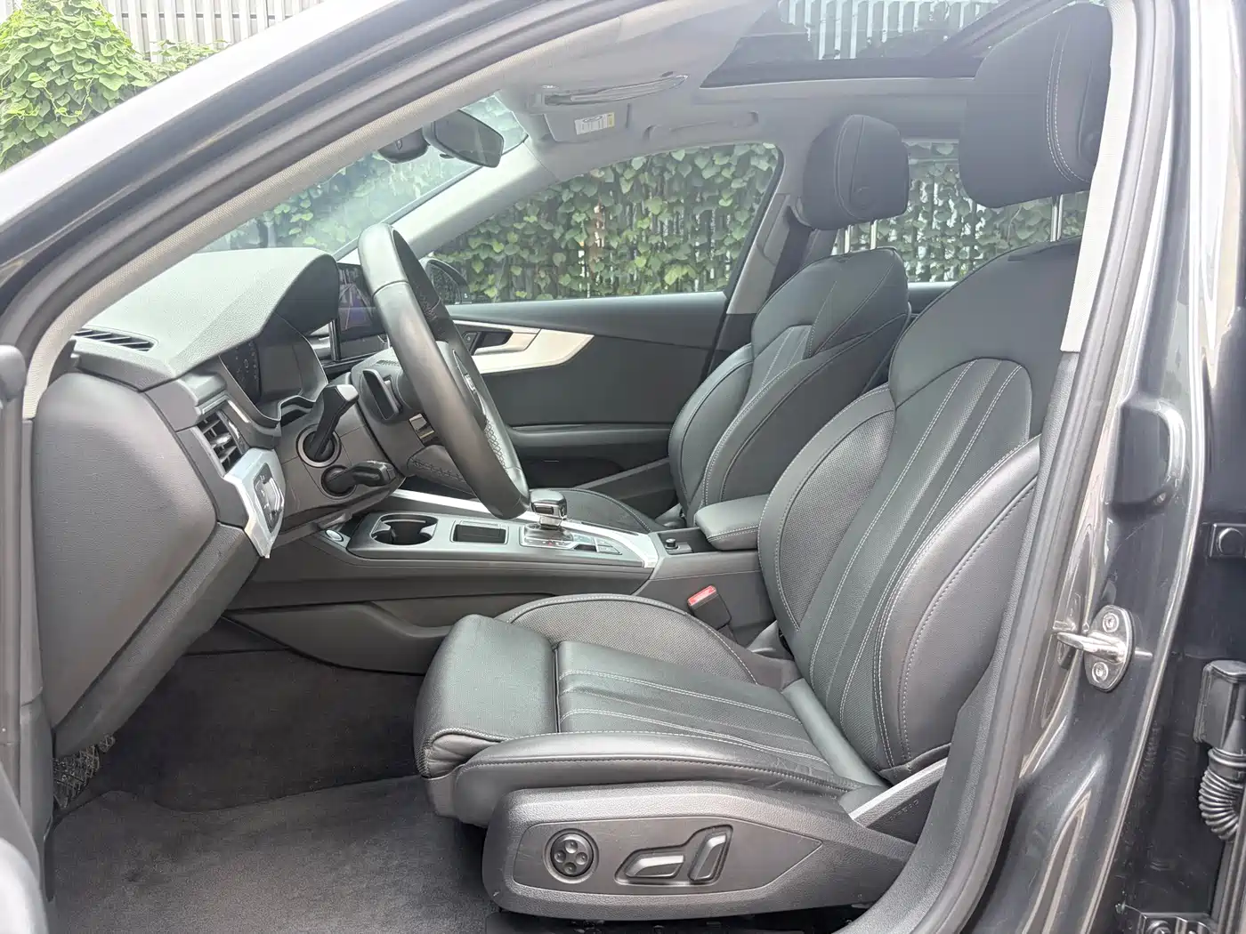 Фото 15 - Audi A4L