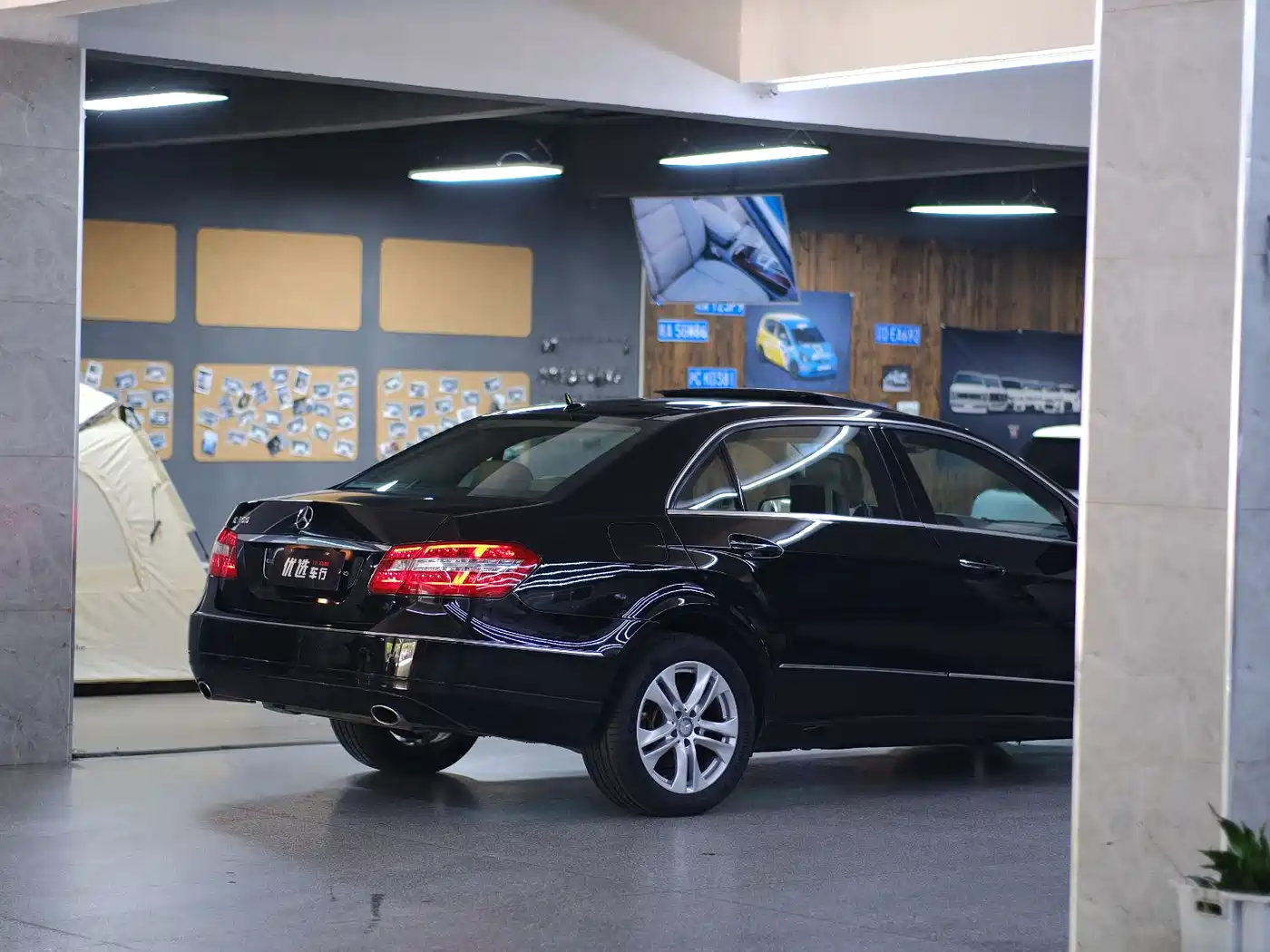 Mercedes-Benz E-Class 2011 E 300 L Fashion Premium фото 4