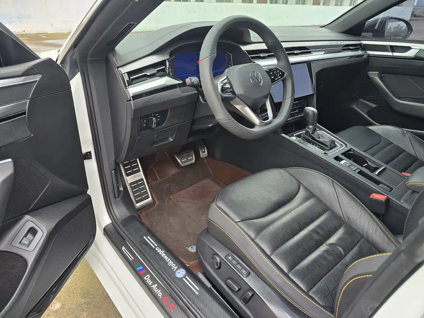 Volkswagen FAW-Volkswagen CC 2023 380TSI Eye-catching Edition фото 12