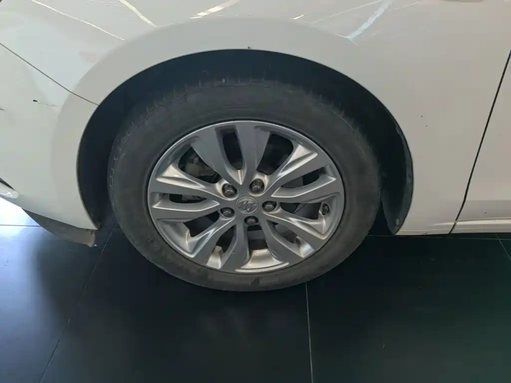Фото 23 - Buick Excelle