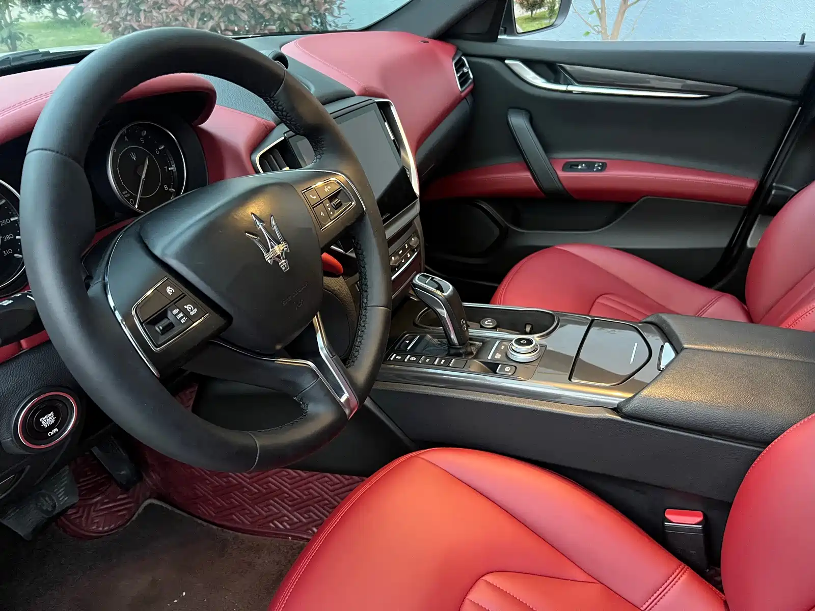 Photo 10 - Maserati Ghibli
