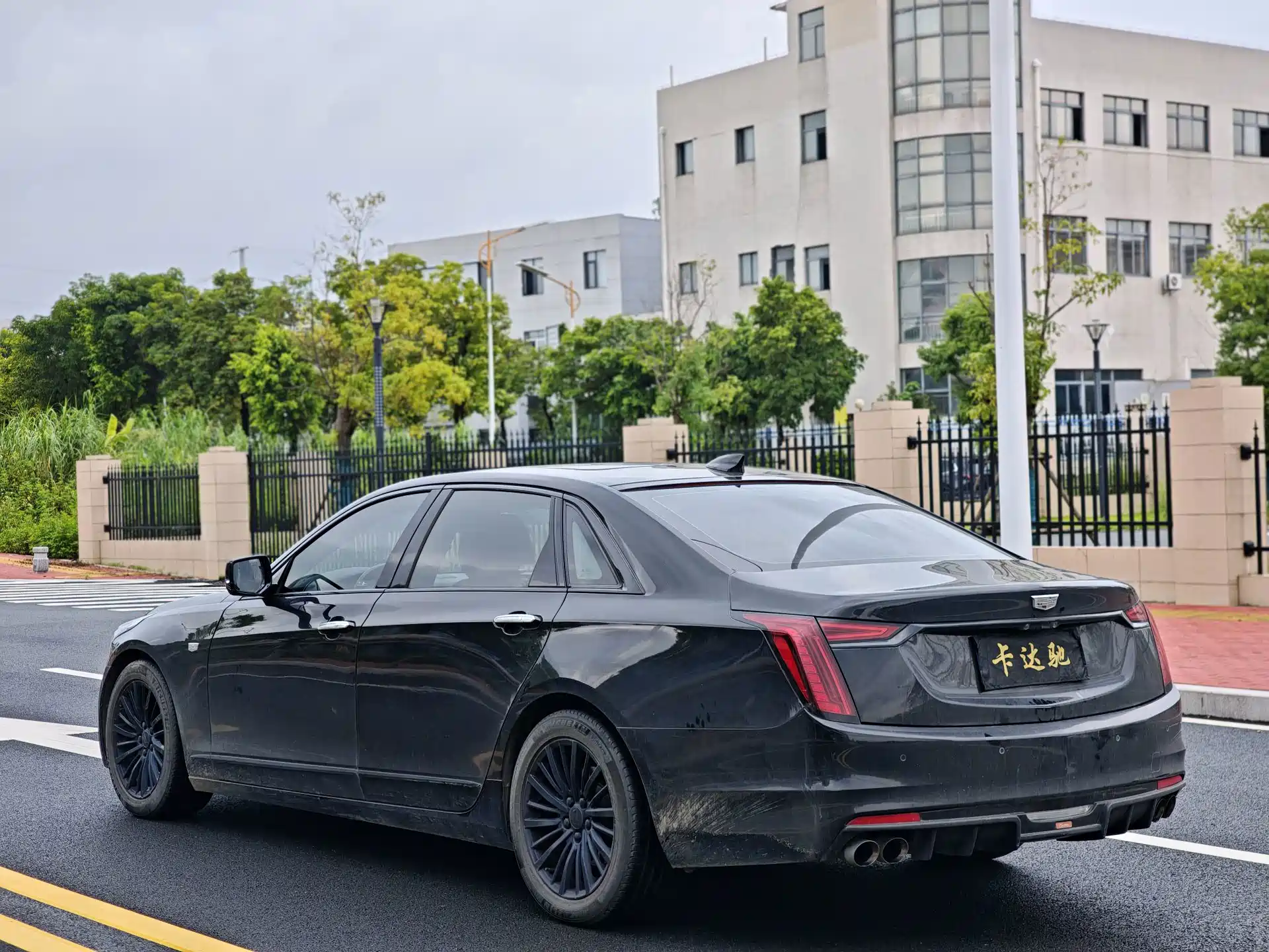 Фото 7 - Cadillac CT6