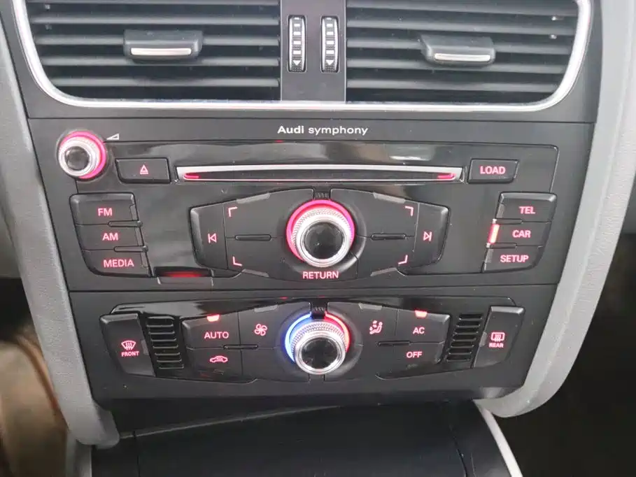 Photo 8 - Audi A4L