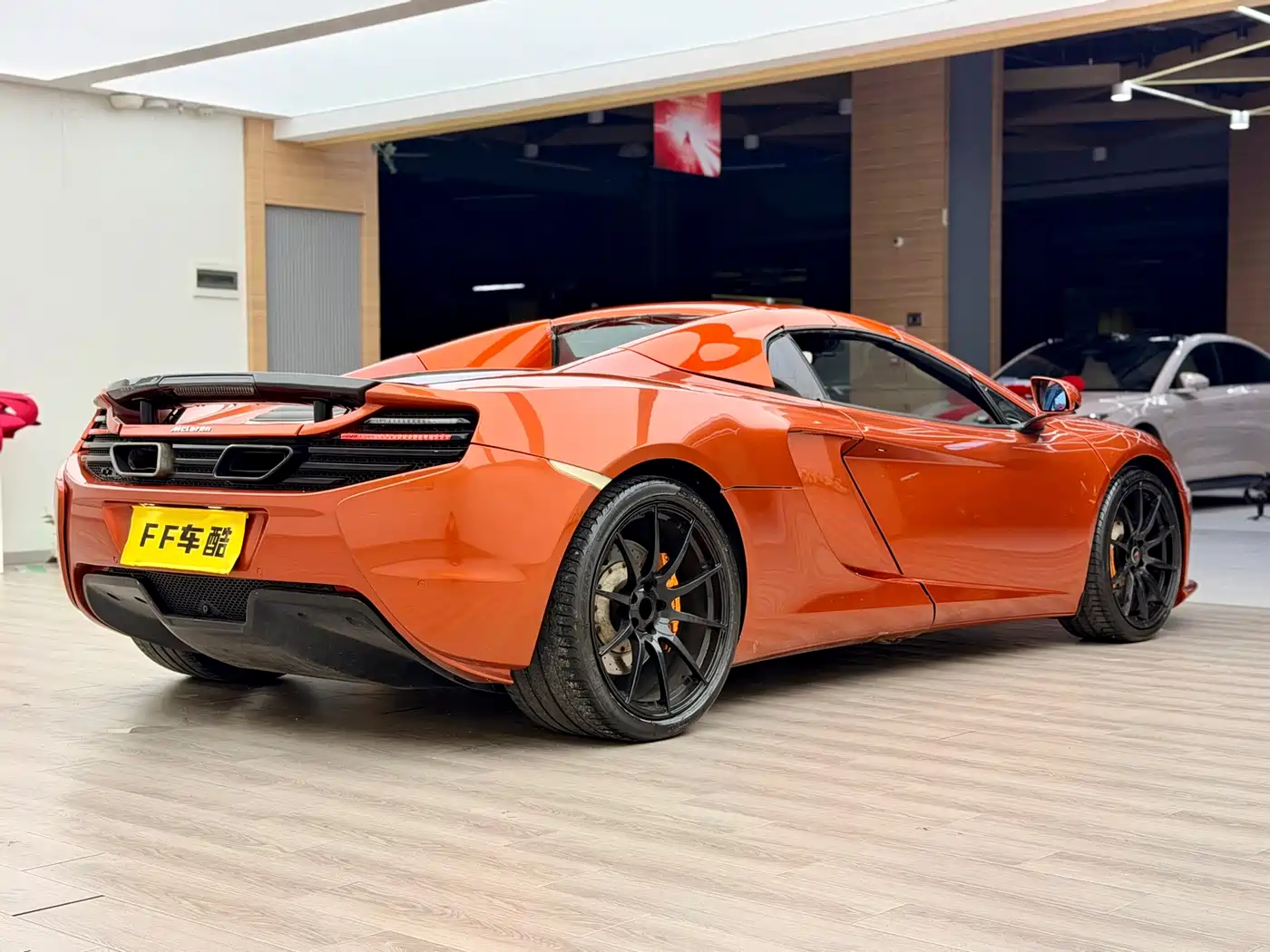 McLaren 625C 2015 3.8T Spider фото 7