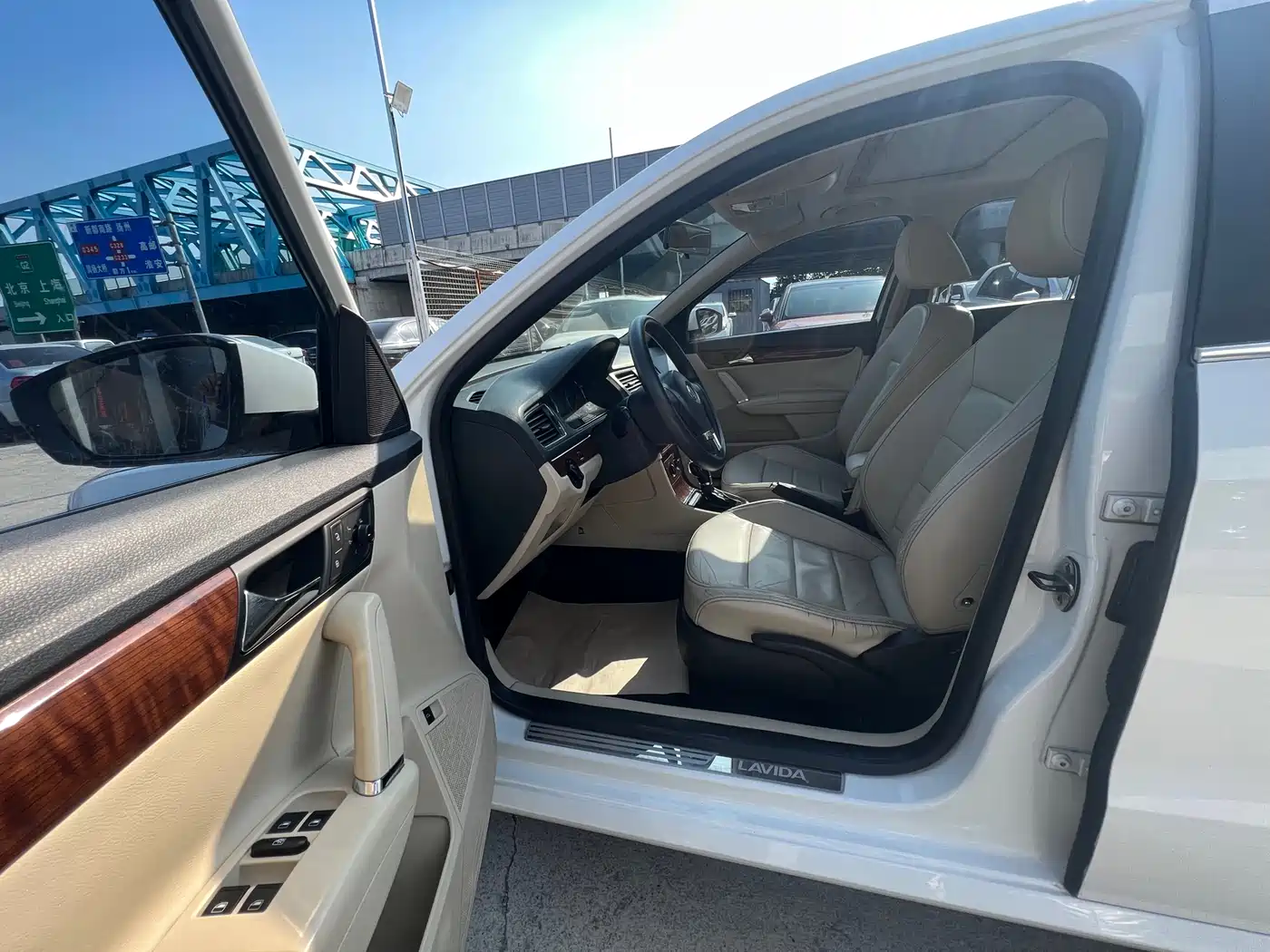 Volkswagen Lavida 2013 Classic 1.6L Automatic Trend Edition фото 4