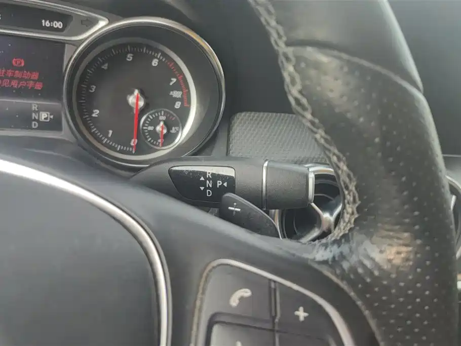 Mercedes-Benz GLA 2018 GLA 200 Dynamic фото 16