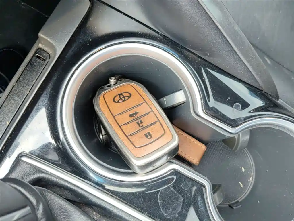 Toyota Camry 2019 Hybrid 2.5HS Trend Edition China VI фото 9