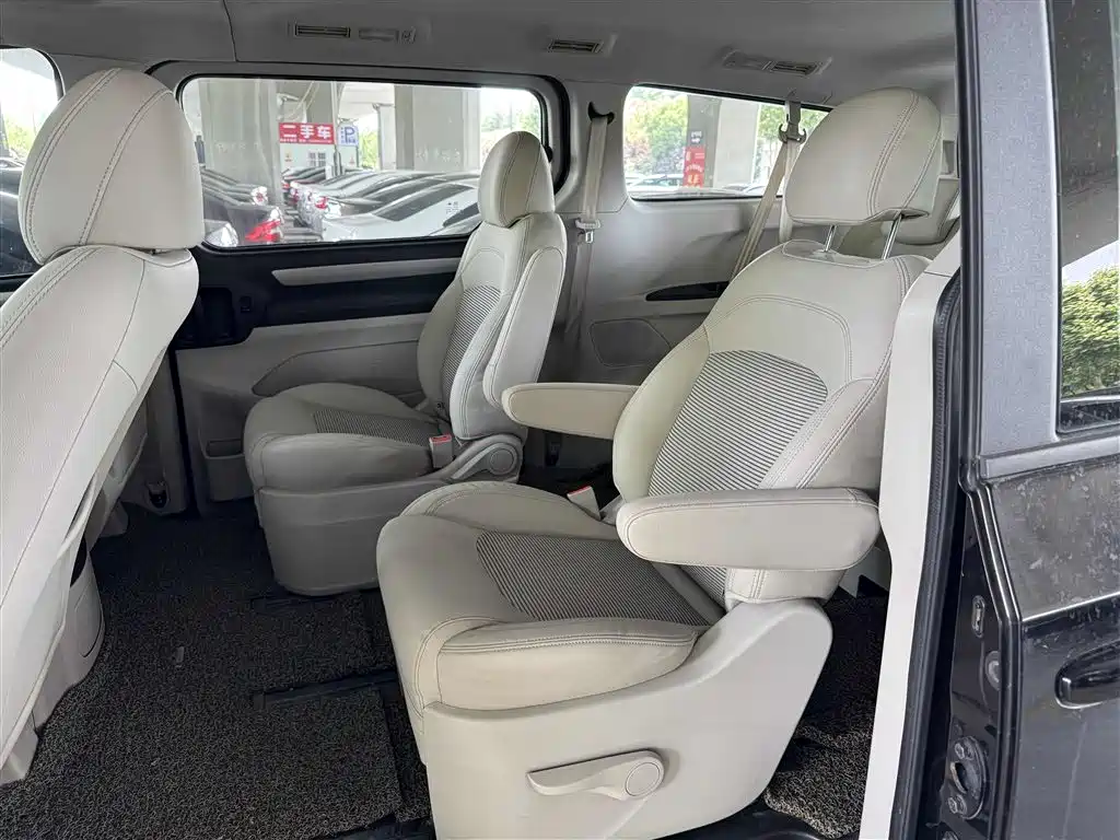 SAIC Maxus Maxus G10 2016 2.0T Automatic Elite фото 5