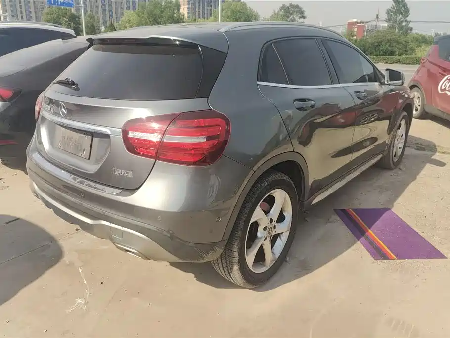 Mercedes-Benz GLA 2018 GLA 200 Dynamic фото 3