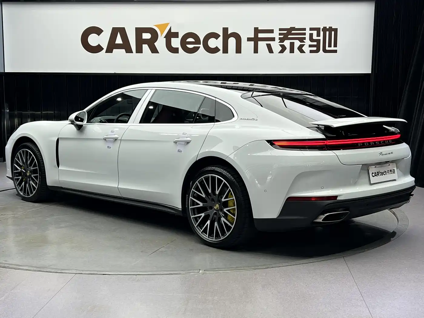 Porsche Panamera 2024 Panamera Executive Long Wheelbase 2.9T фото 2