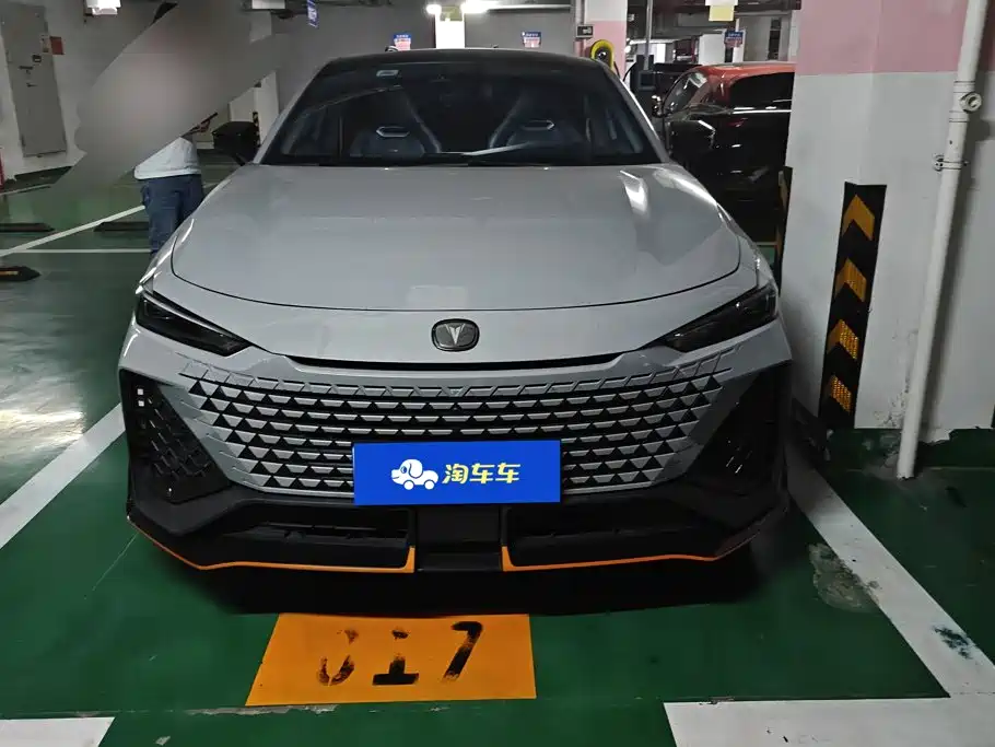 Changan UNI-V 2022 2022 2.0T Speed Leader Edition