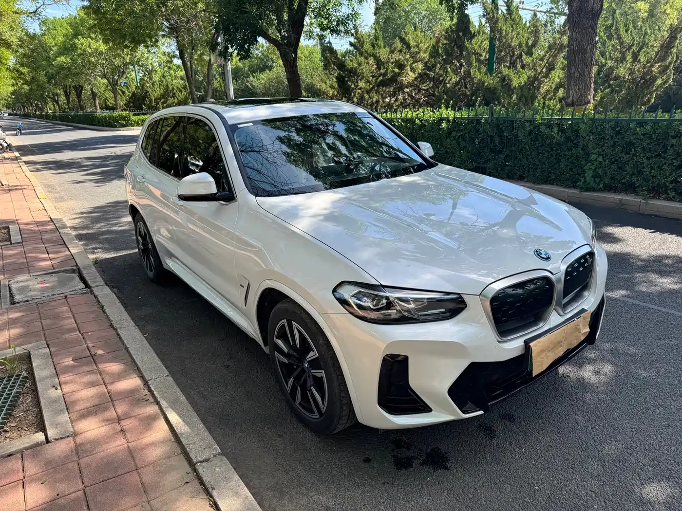 BMW iX3 2024 Leading Edition фото 3