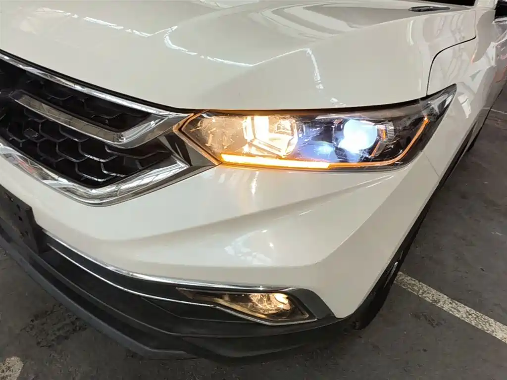 Dongfeng Aeolus Dongfeng Fengshen AX7 2019 2020 1.6T Auto AI Pioneer (China V)