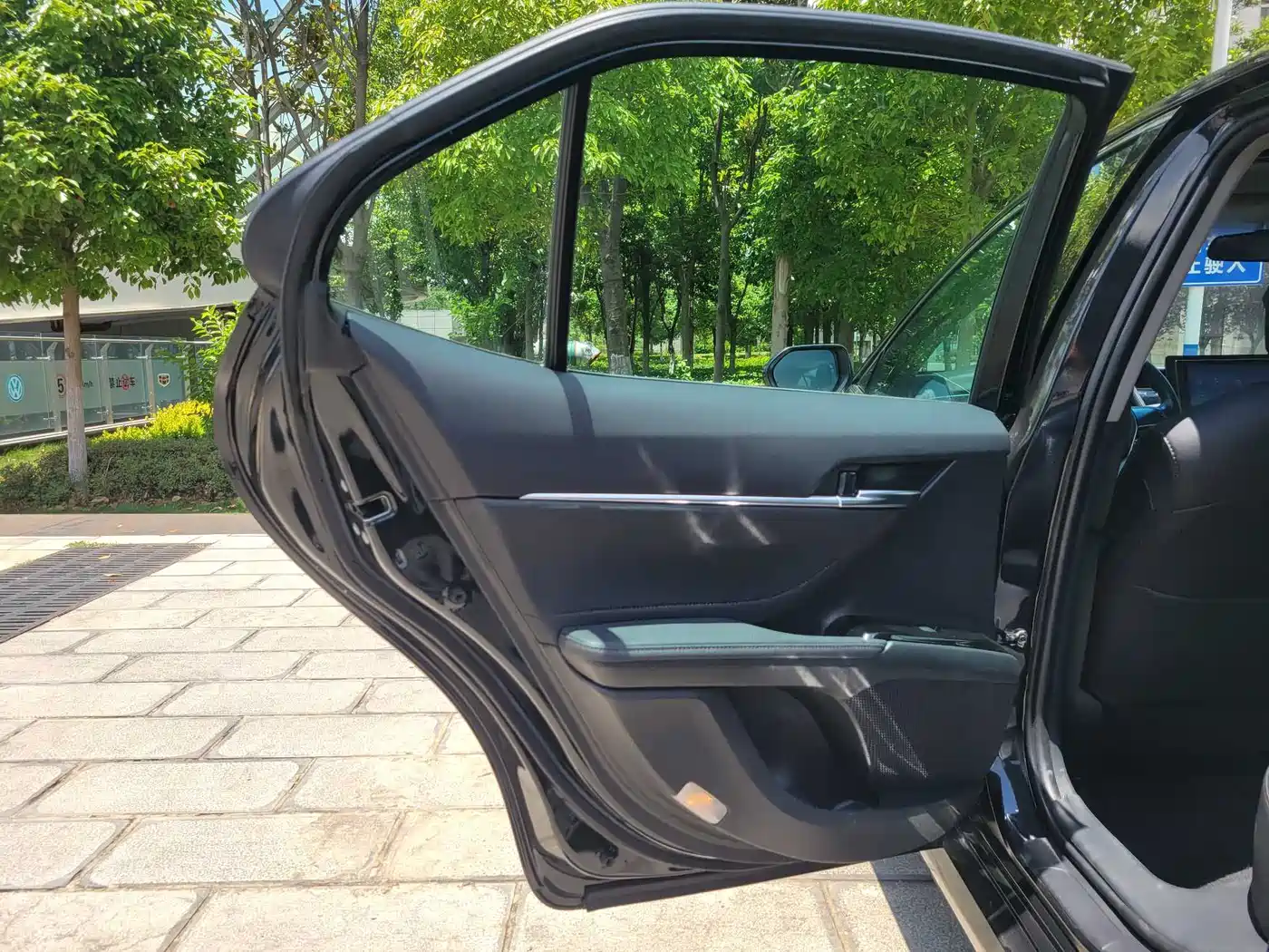 Toyota Camry 2023 2.0G Luxury Edition фото 17