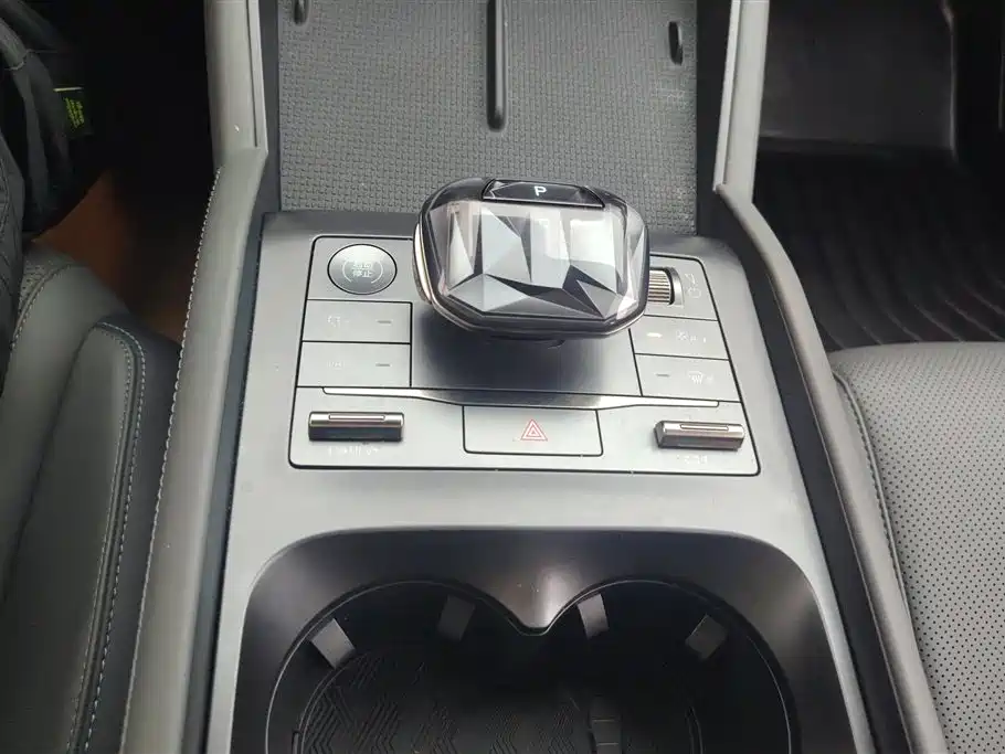 BYD Qin L 2024 DM-i 120KM Leading фото 16