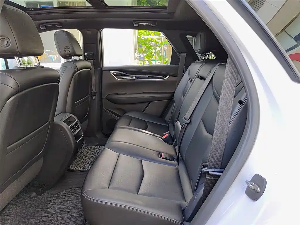 Cadillac XT5 2022 2.0T 2WD Luxury фото 8