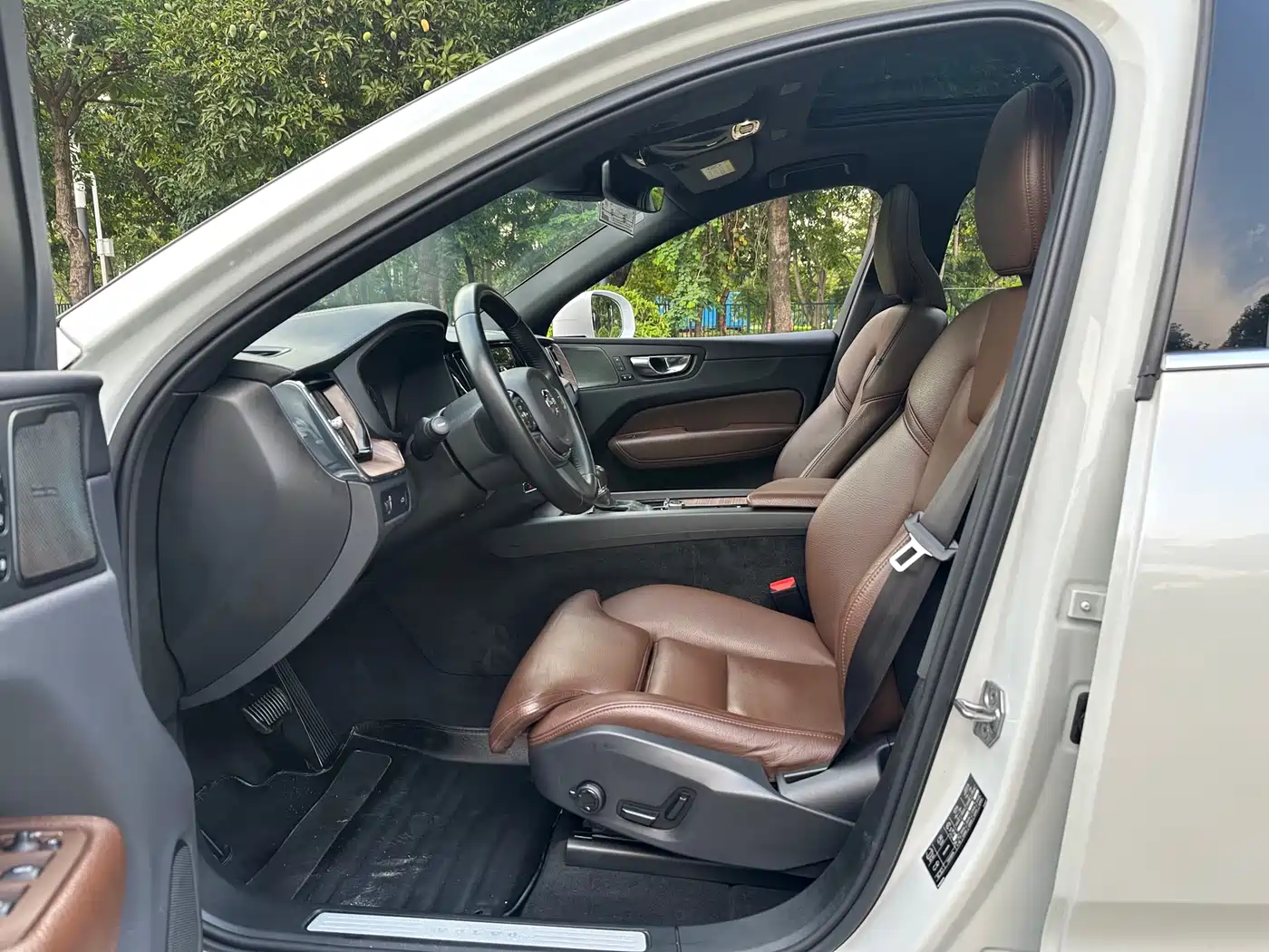 Фото 9 - Volvo XC60