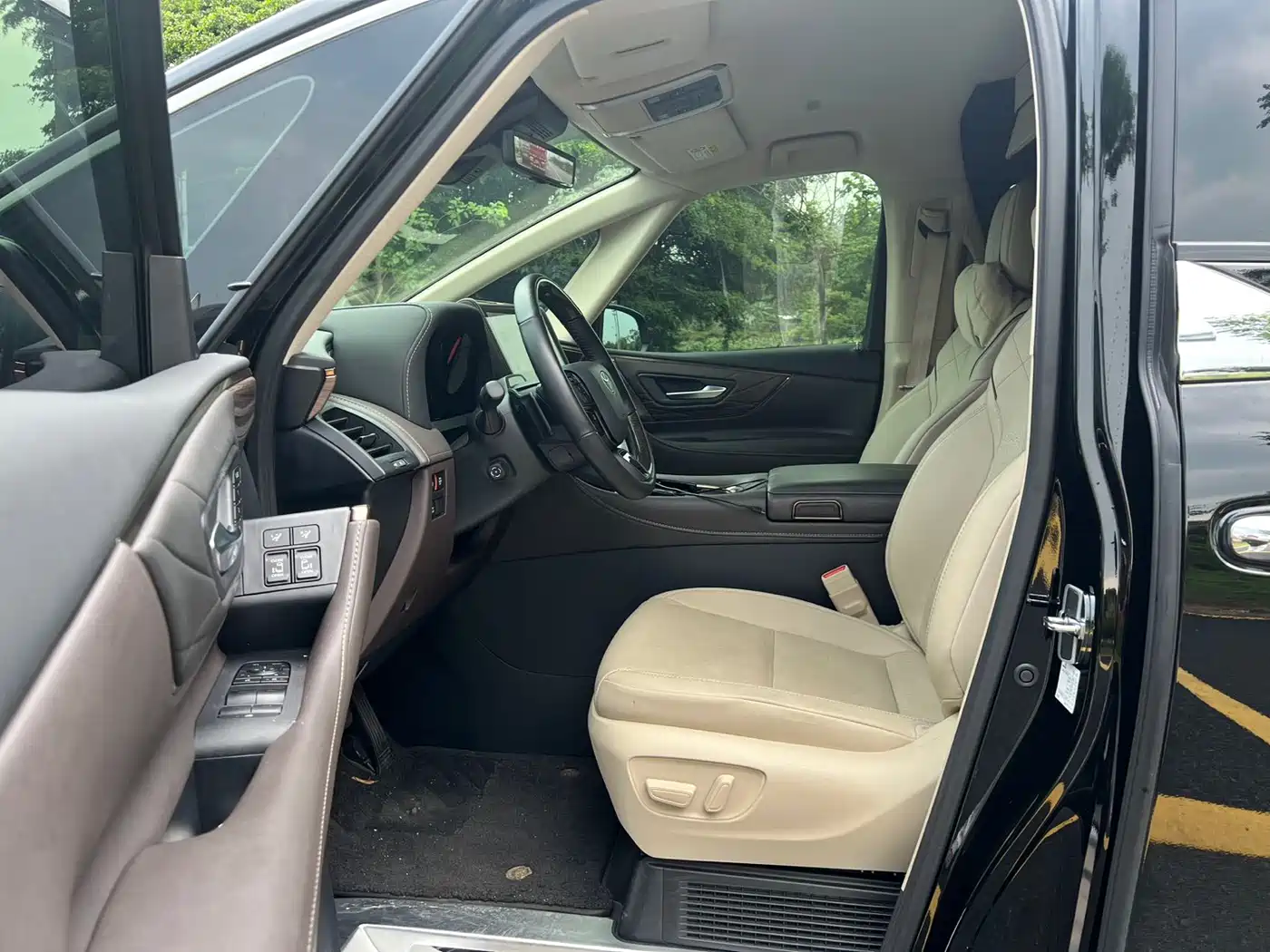 Toyota Alphard 2024 Hybrid 2.5L Ultimate Enjoyment Edition фото 4