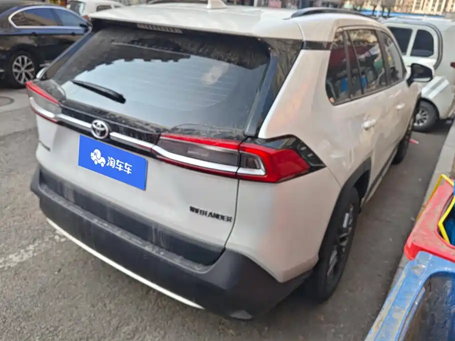 Toyota Wildlander 2023 2.0L CVT FWD Luxury PLUS фото 3