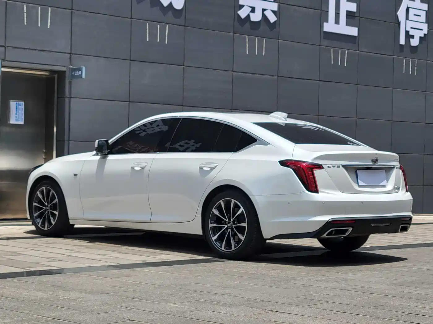 Cadillac CT5 2025 Model 28T Urban Sport Edition фото 7