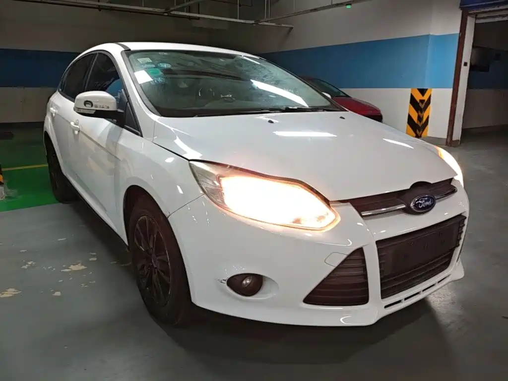 Фото 4 - Ford Focus