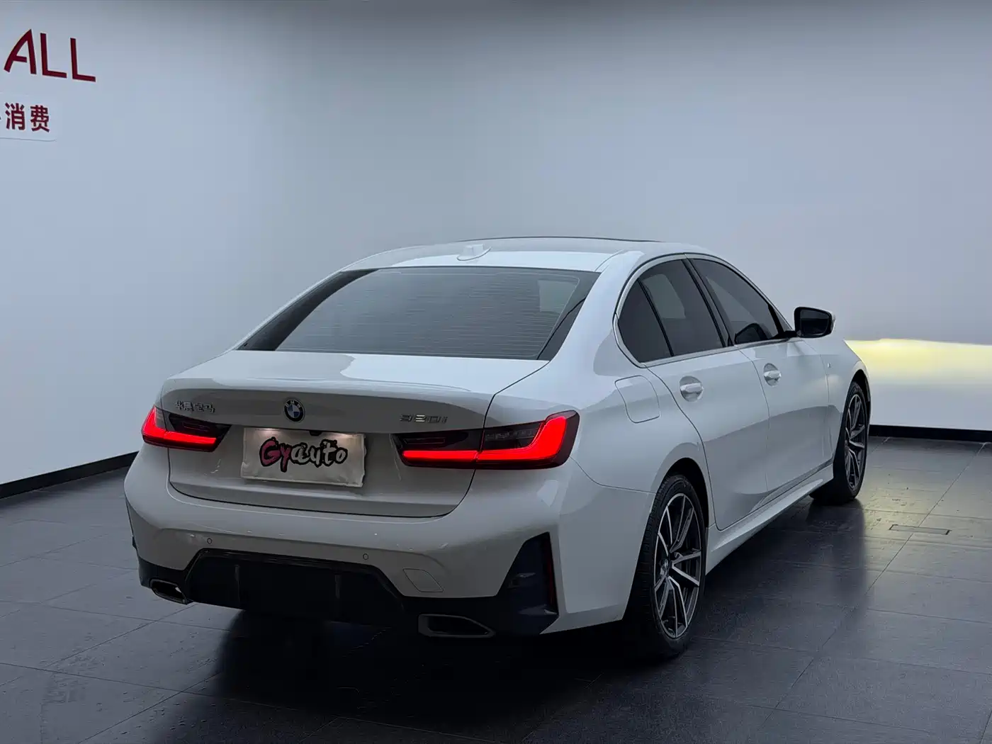 BMW 3 Series 2024 320i M Sport Package фото 8