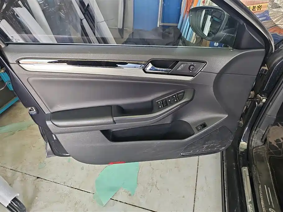 Volkswagen Sagitar 2017 1.6L Automatic Comfort фото 7