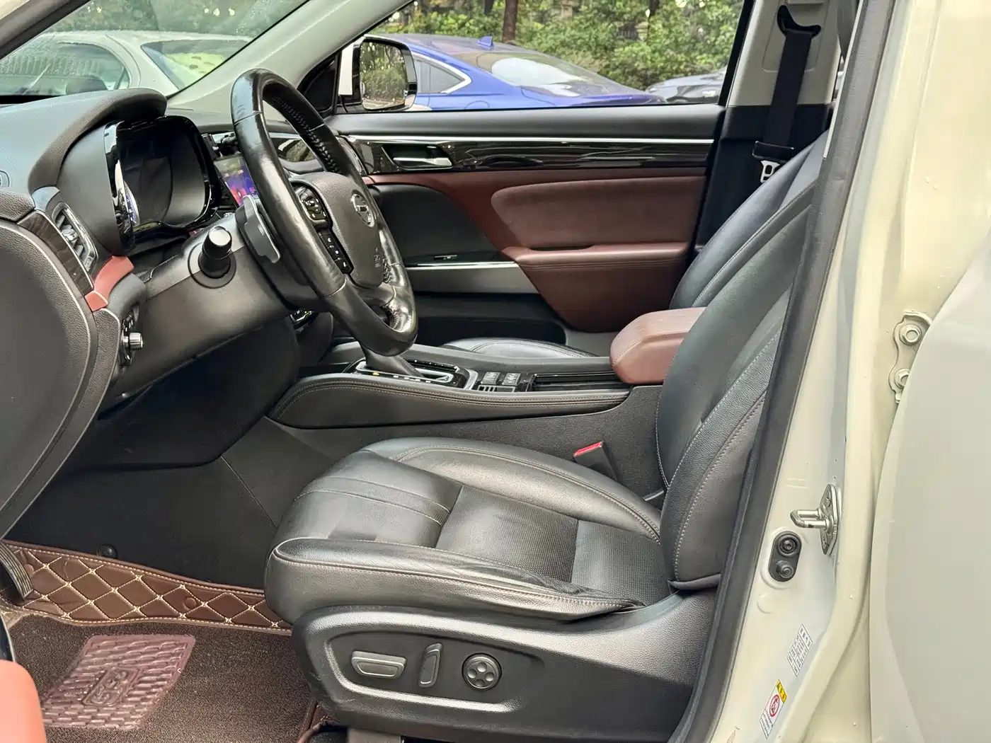 GAC Trumpchi Trumpchi GS8 2019 390T 2WD Luxury Smart Connect Edition (7-seater) фото 4