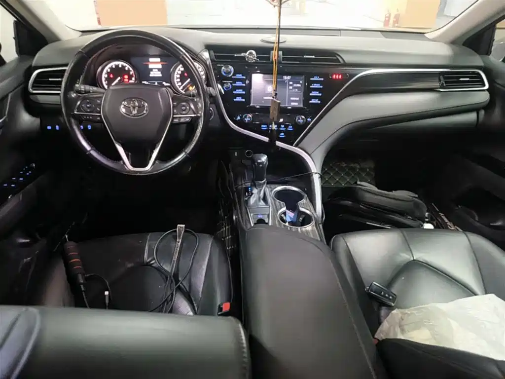 Toyota Camry 2018 2.0G Luxury Edition фото 10