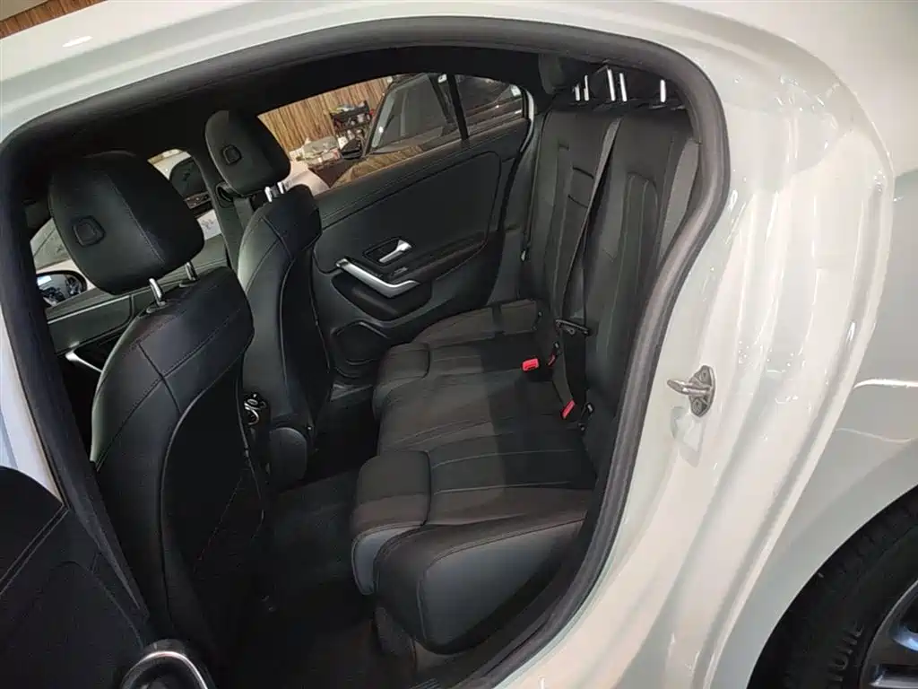 Mercedes-Benz A-Class 2021 Facelift A 180 L Sport Sedan фото 17