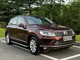 Фото 3 - Volkswagen Touareg