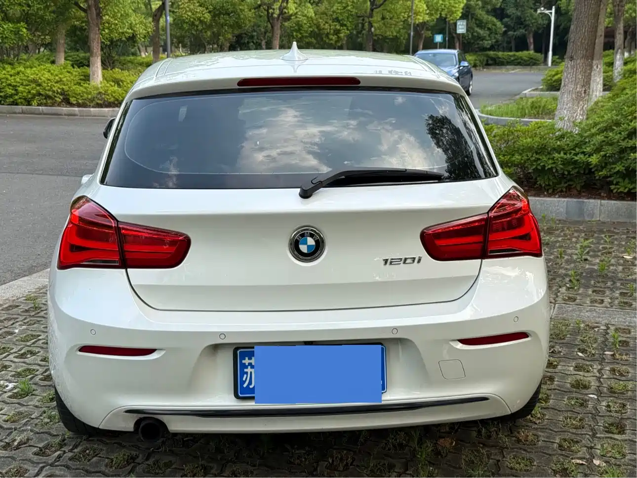 BMW 1 Series (Import) 2015 120i Sport Design Package фото 5