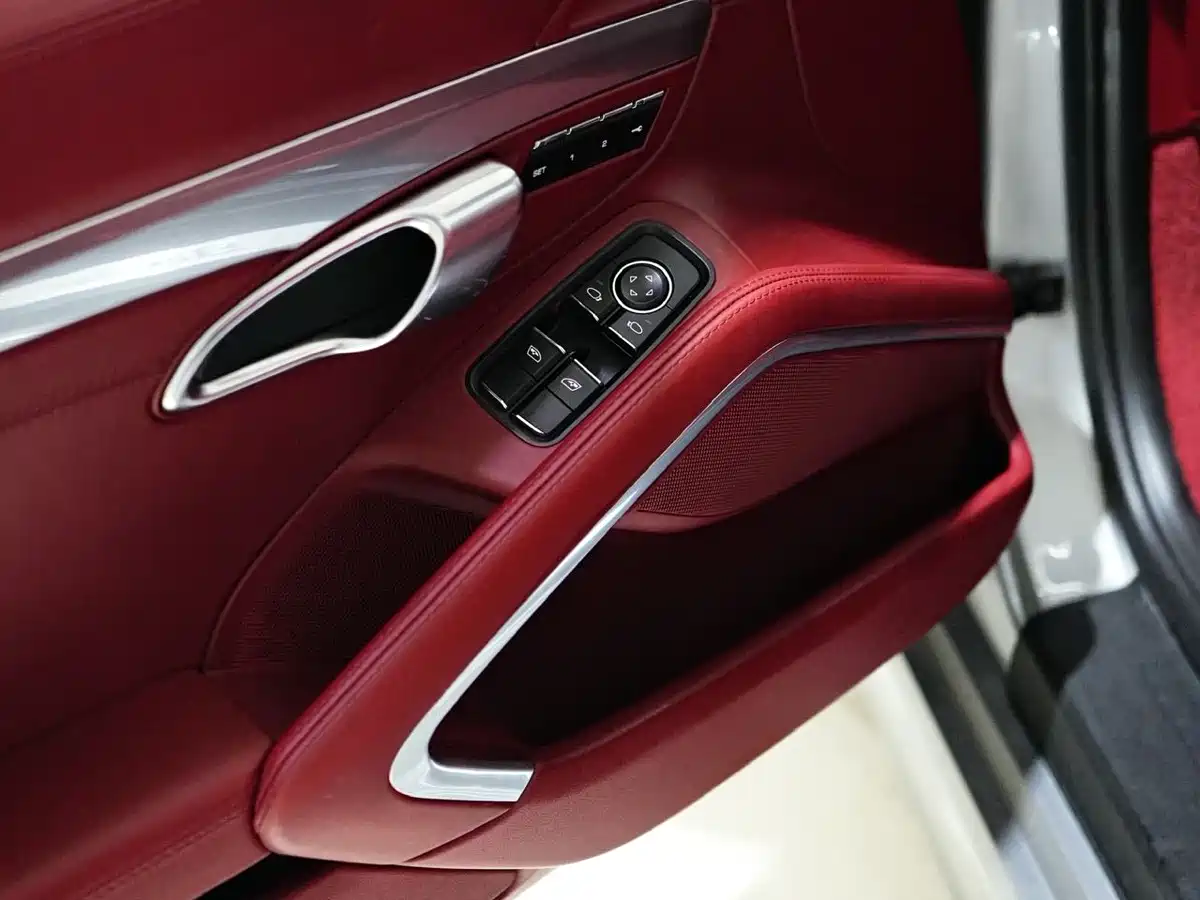 Porsche 718 2018 Boxster 2.0T фото 19
