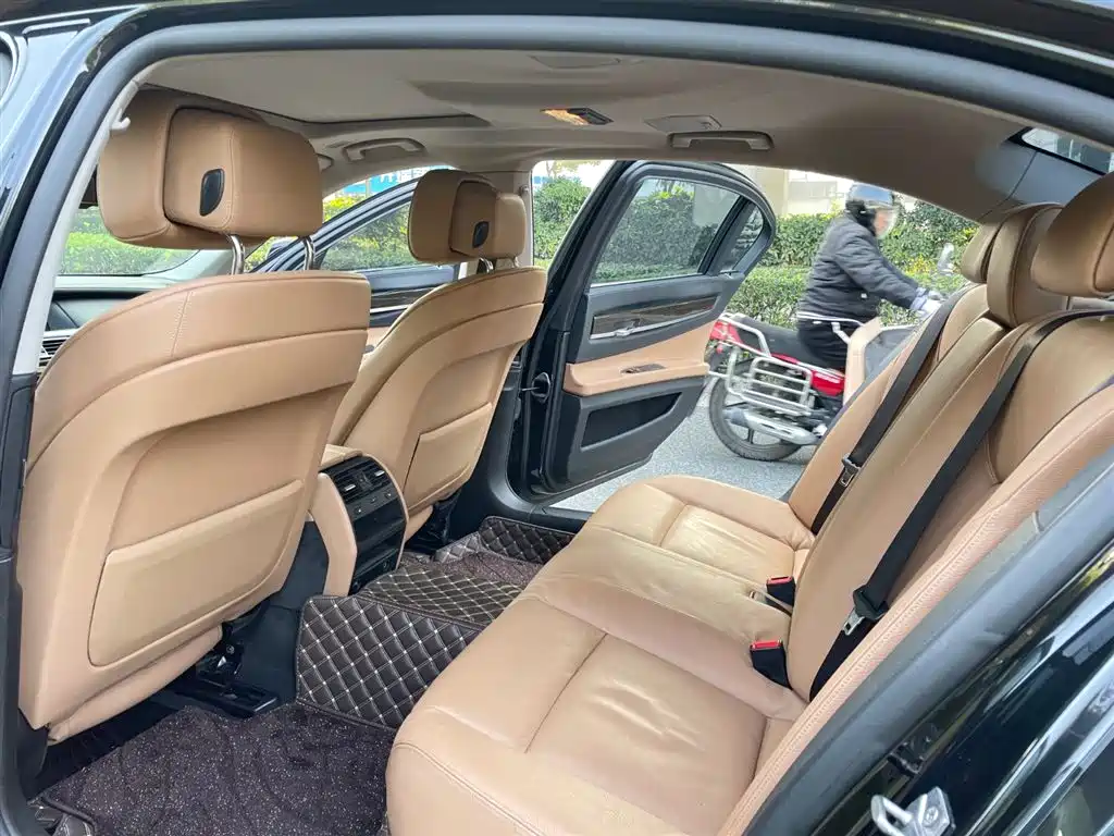 BMW 7 Series 2011 730Li Elegance фото 9