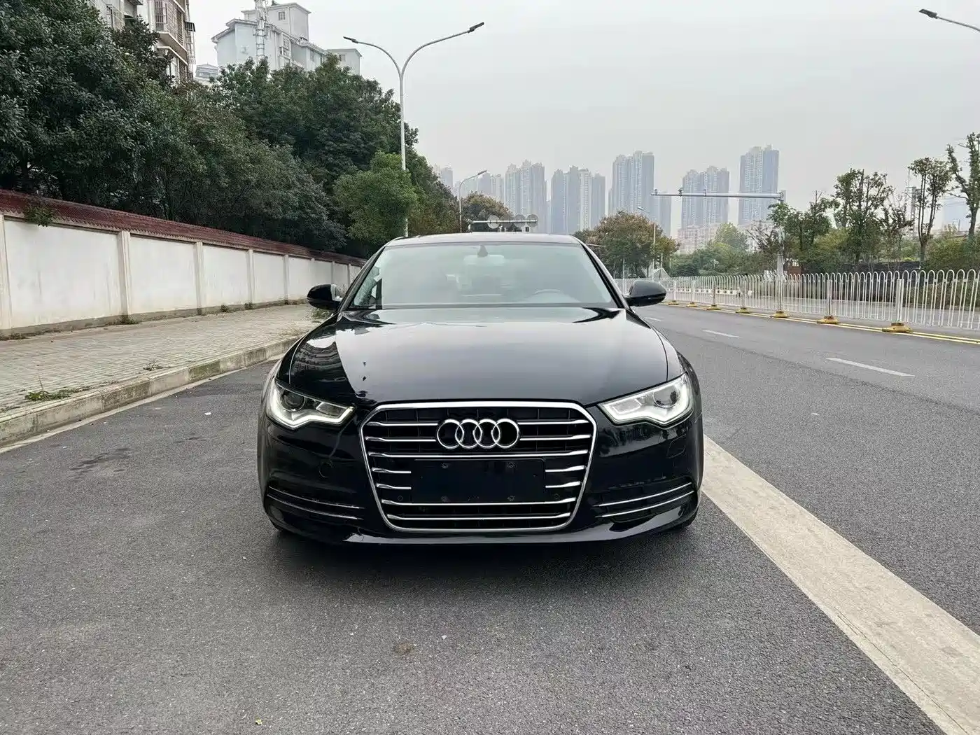 Фото 2 - Audi A6L