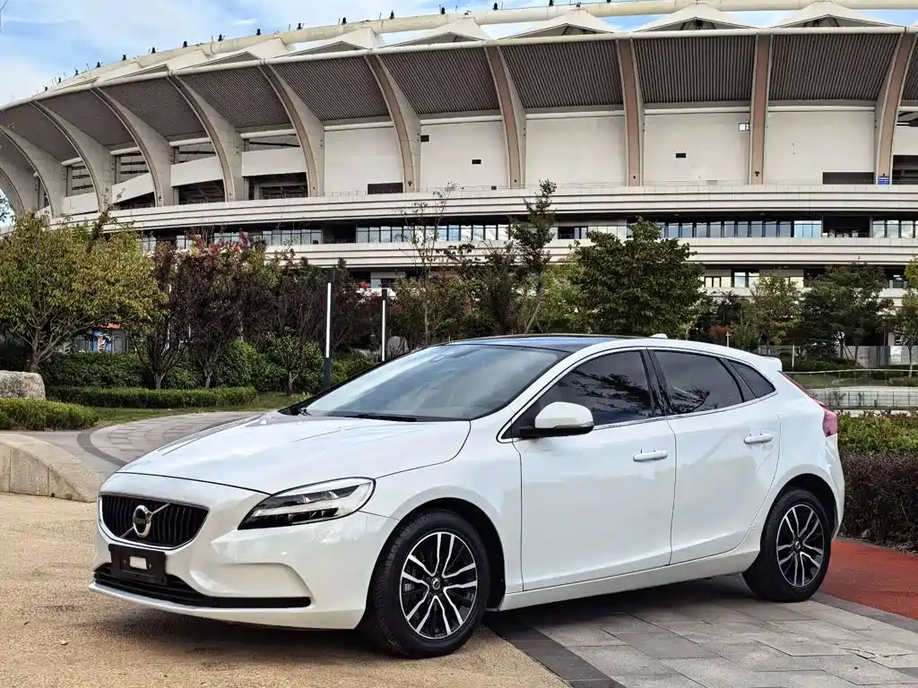 Volvo V40 2019 2019 T3 Momentum