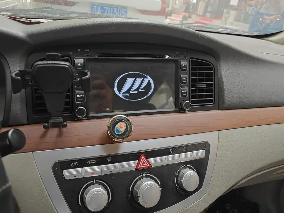 Lifan 620 2016 2012 1.5L Manual Flagship