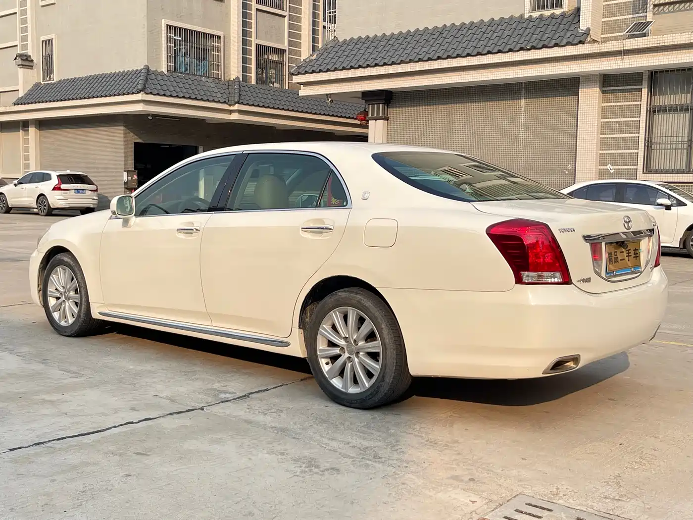 Toyota Crown 2010 2.5L Royal Leather Sunroof фото 5