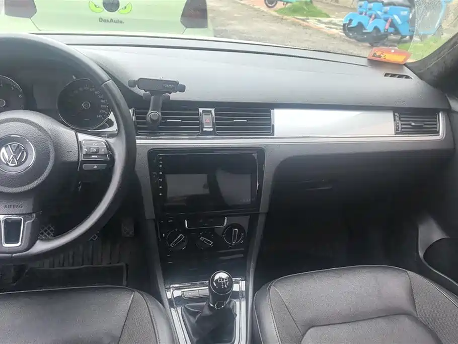 Volkswagen Bora 2014 1.6L Manual Comfort Edition фото 13