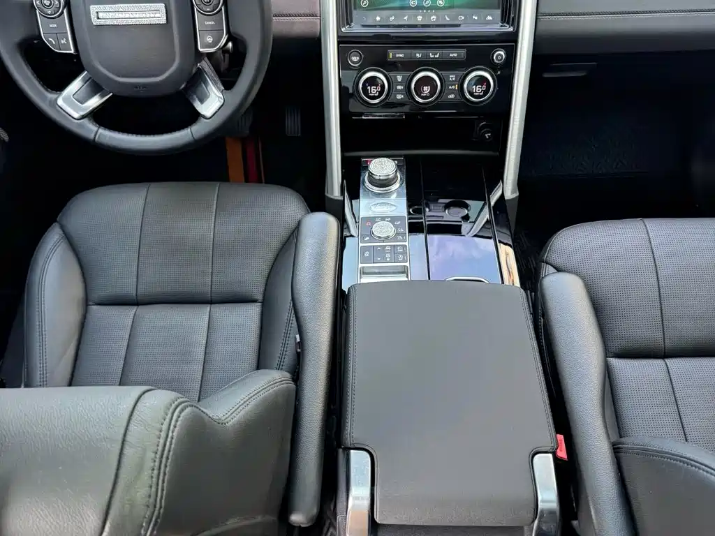 Photo 13 - Land Rover Discovery