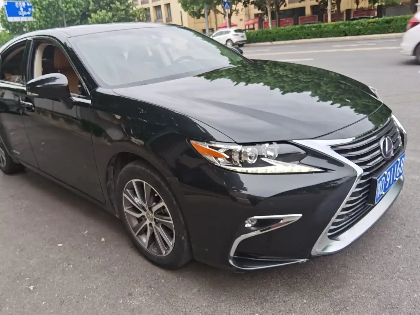 Lexus ES 2015 300h Comfort Edition фото 3